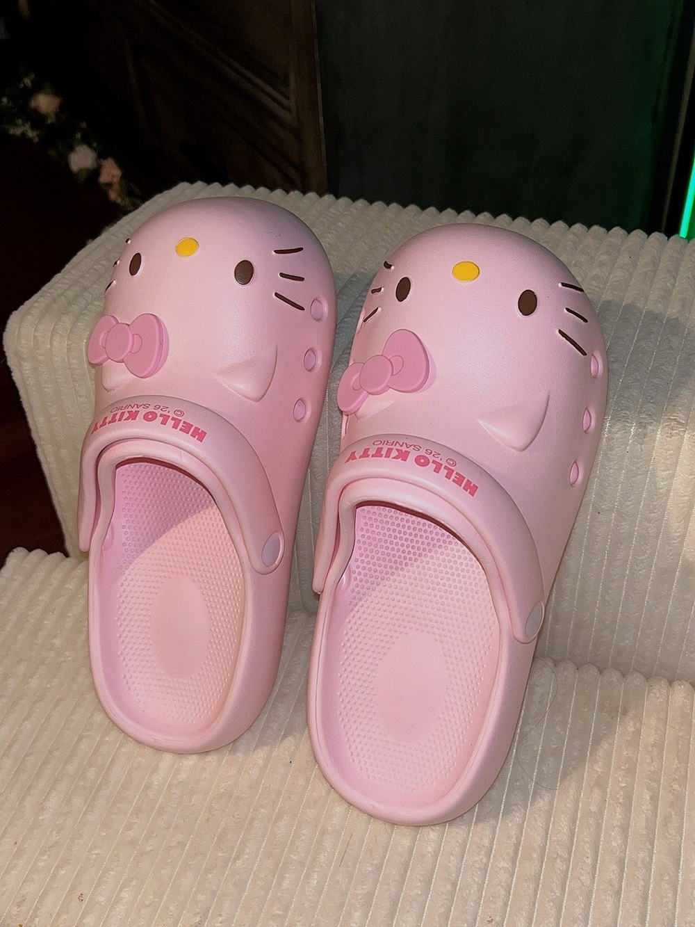 Hello Kitty Pink Kids Slip-On Clogs with Bow Accent